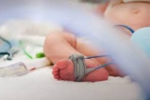 Νοσοκομείο Ρίου: Συγκρατημένη αισιοδόξια για το διασωληνωμένο βρέφος - Τεστ για κορονοϊό σε δυο νεογέννητα