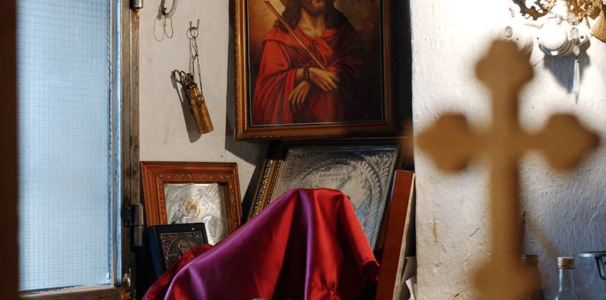Σέρρες: Ιερόσυλος δεν βρήκε τίποτα να κλέψει και ... διέλυσε ό,τι βρήκε σε ναό