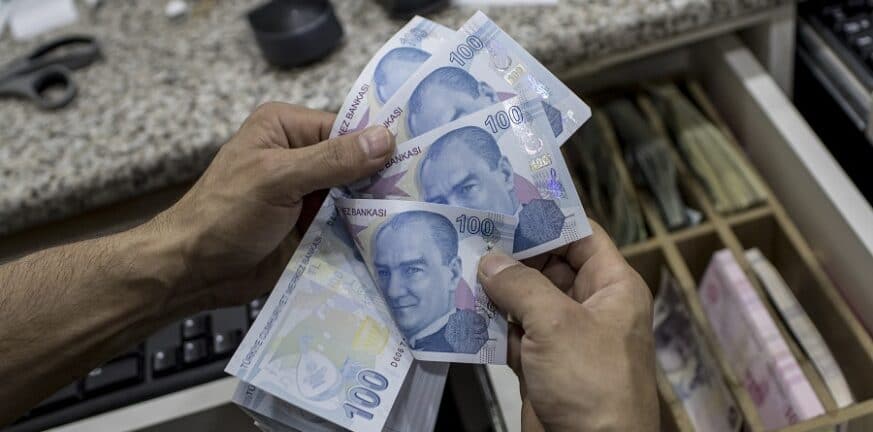 Τουρκία: Φόβοι για επιβολή capital controls -Η λίρα κατρακυλά, ο πληθωρισμός «τρέχει» με 21%