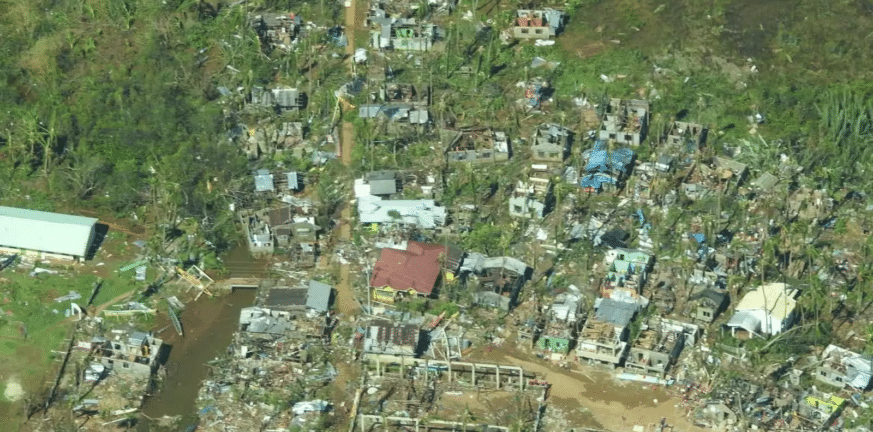 Φιλιππίνες: Πάνω από 400 οι νεκροί από τον τυφώνα Ράι