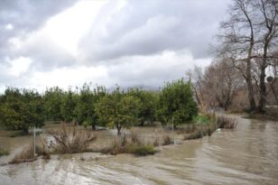 Αγρίνιο: Προληπτική εκκένωση του οικισμού Καμαρετσέικα - Ανέβηκε η στάθμη στη λίμνη Λυσιμαχία