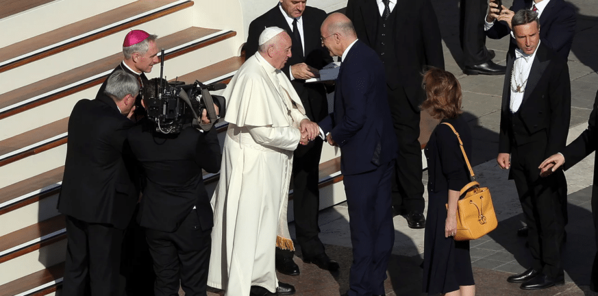 Eυχαριστήρια επιστολή στον Νίκο Δένδια από τον Πάπα Φραγκίσκο