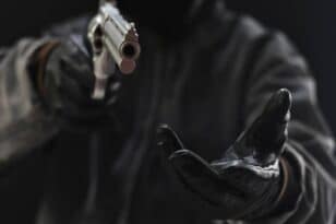 Μεσσήνη: Ένοπλη ληστεία στα ΕΛΤΑ λίγο μετά την άφιξη χρηματαποστολής