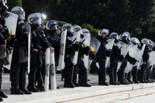 Επέτειος δολοφονίας Γρηγορόπουλου: Σε εξέλιξη πορεία στο κέντρο της Αθήνας