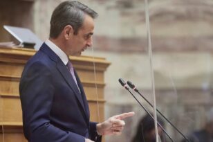 Βουλή -Μητσοτάκης: Ζήτησα να έρθει πιο κοντά η 3η δόση, ακόμα και στους 4 μήνες