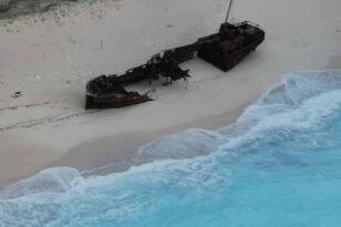 Η κακοκαιρία «έπνιξε» και το πλοίο στη γνωστή παραλία «Ναυάγιο»