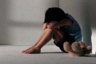 Πετράλωνα - Κακοποίηση παιδιών: «Η μητέρα μάς ώθησε να θεωρούμε αγάπη αυτά που μας έκαναν»