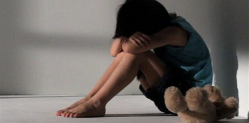 Σοκ στη Βόρεια Ελλάδα: Πατέρας και γιαγιά 4χρονου κατηγορούνται για τον κατ’ εξακολούθηση βιασμό του - Οι βιντεοσκοπήσεις
