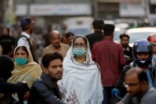 Kρούσμα της μετάλλαξης Όμικρον και στο Πακιστάν