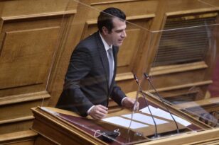 Πλεύρης: Πρέπει να είμαστε προετοιμασμένοι για τον Σεπτέμβριο - Μεγαλύτερη η υποχρέωση των υγειονομικών να εμβολιαστούν