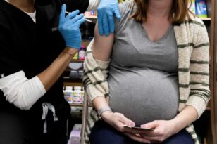 Κορονοϊός: Συναγερμός για τις ανεμβολίαστες εγκύους