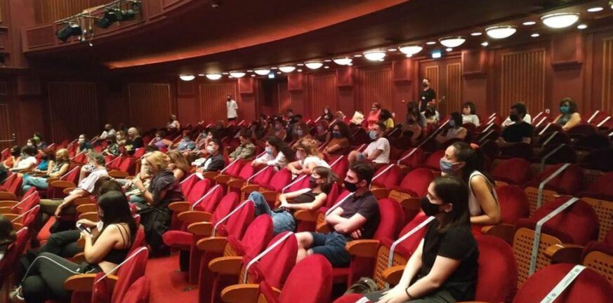 Παναγιωτόπουλος: Θέατρα, σινεμά και κέντρα διασκέδασης να λειτουργούν με πληρότητα στο 60%