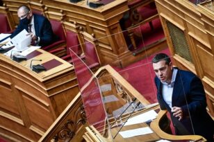 Επεισόδιο Γεραπετρίτη με Τσίπρα στη Βουλή: Αποχώρησε σύσσωμη η ΚΟ του ΣΥΡΙΖΑ - ΒΙΝΤΕΟ
