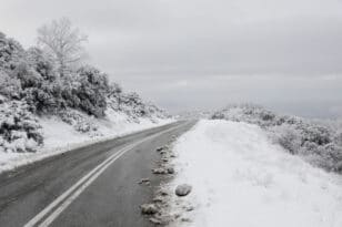 Κακοκαιρία «Ελπίς»:  6.000 τετραγωνικά χλμ. οι καλυμμένες από χιόνι εκτάσεις σε Αττική, Βοιωτία και Φθιώτιδα