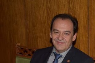 Νίκος Καραμάνος: Ο Πατρινός καθηγητής Πρόεδρος στην Εταιρεία Βιοχημείας