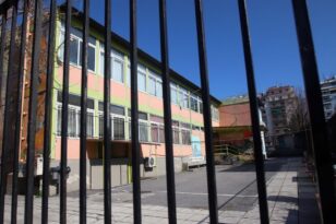 Αίγιο - Γονείς αναστατώθηκαν: Καταδικασμένος για σεξουαλικό αδίκημα κυκλοφορεί άνετα σε δημοτικό σχολείο