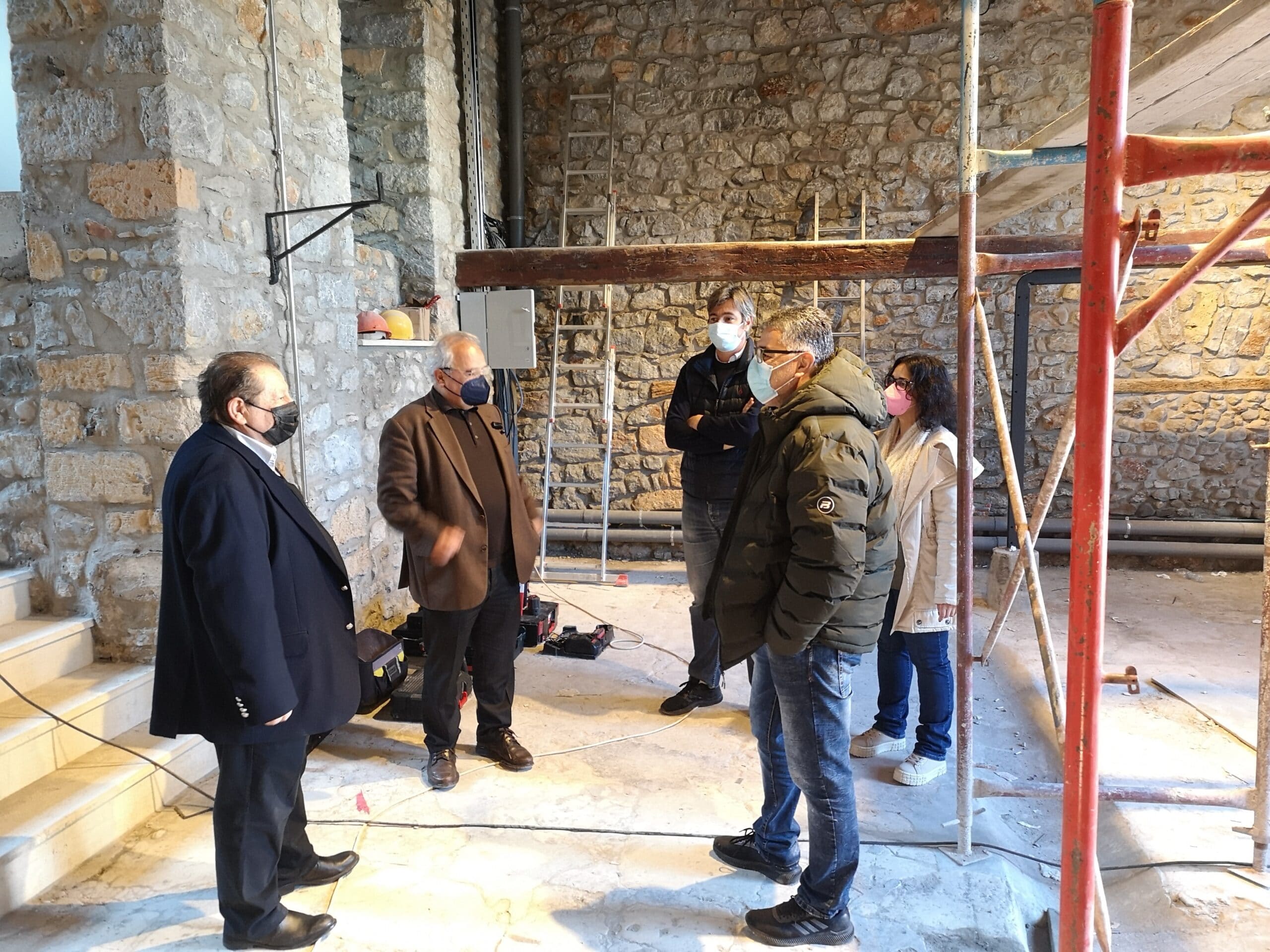 Αίγιο: Επίσκεψη Καλογερόπουλου στα Παλαιά Σφαγεία – Σημείο αναφοράς για την περιοχή