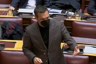 Χαμός στη Βουλή: «Καρφιά» Τσίπρα σε Μητσοτάκη & Στυλιανίδη – «Μας λέτε ψέματα για να αποφύγετε την ευθύνη»