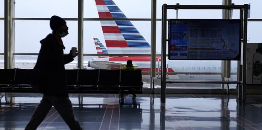 Ακυρώνονται εκατοντάδες πτήσεις στις ΗΠΑ εν όψει του χιονιά