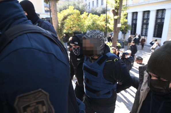 Ξυλοδαρμός στην Αργυρούπολη – Σοκάρει η έκθεση του ιατροδικαστή: Της έσπασε κεφάλι και πλευρά με τα χέρια - ΒΙΝΤΕΟ
