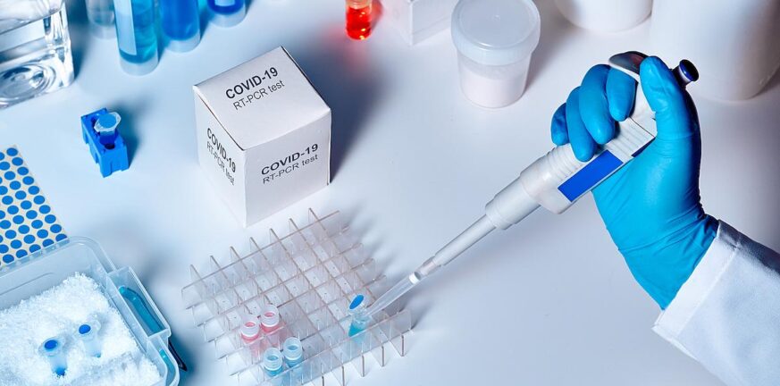 ΠΟΕΔΗΝ: Πολύ πιο φθηνά τα PCR από το πλαφόν που ορίστηκε