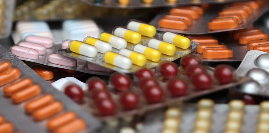 Παρέμβαση Πλεύρη για τις ελλείψεις σε φάρμακα - Τι ζητά ο υπουργός Υγείας
