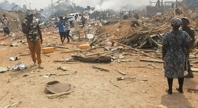 Ισχυρότατη έκρηξη στη Γκάνα - Φόβοι για δεκάδες νεκρούς