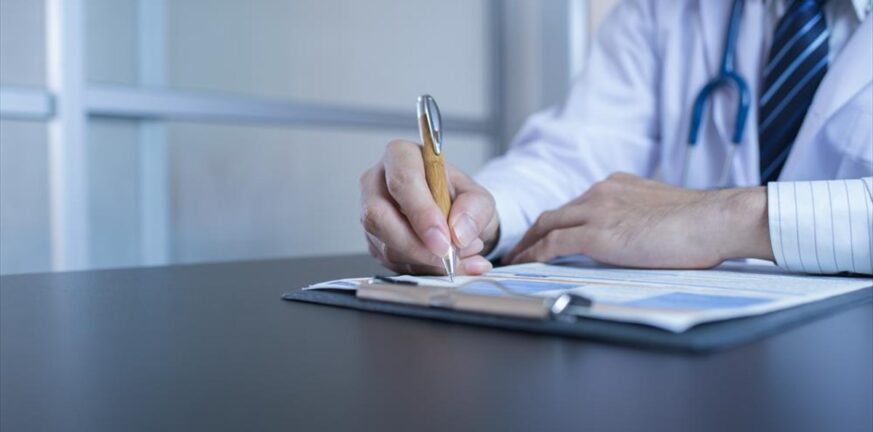 Νέα παράταση στη συνταγογράφηση φαρμάκων και εξετάσεων ανασφάλιστων σε δημόσια νοσοκομεία