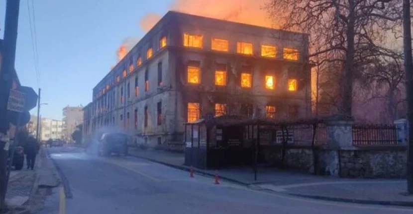 Ξάνθη: Μεγάλη φωτιά σε καπναποθήκες στο κέντρο της πόλης - ΒΙΝΤΕΟ - ΦΩΤΟ