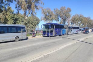Πάτρα: Στους δρόμους τα τουριστικά λεωφορεία - Αυτοκινητοπομπή προς την Περιφέρεια - ΦΩΤΟ