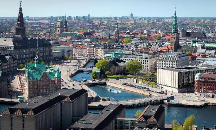 Δανία: Ανακοινώθηκαν 18 νεκροί από τη μετάλλαξη Όμικρον