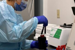 Κορονοϊός: Για νέα υποπαραλλαγή της Όμικρον προειδοποιούν οι επιστήμονες - Αύξηση 50% με 60% στα κρούσματα