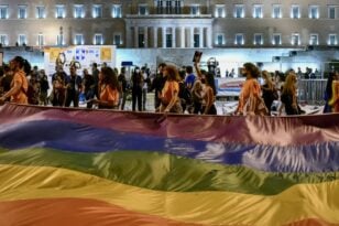 Στα «θρανία» οι δημόσιοι υπάλληλοι για θέματα ΛΟΑΤΚΙ -Πατέλης: Ξεκινά πρόγραμμα επιμόρφωσης