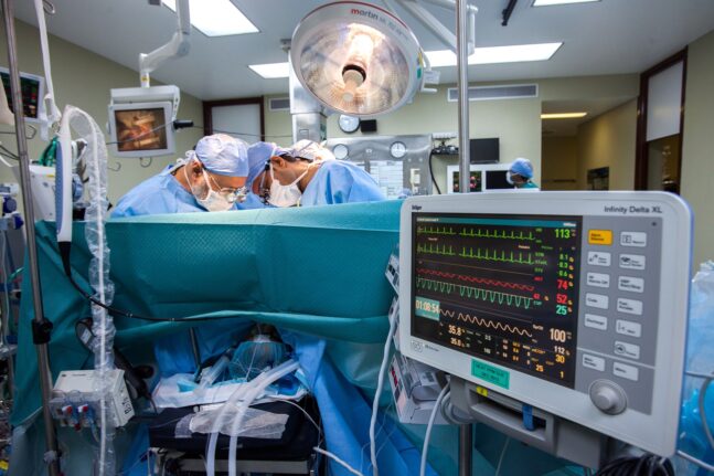 ΗΠΑ: Νοσοκομείο αρνείται να κάνει μεταμόσχευση καρδιάς σε ανεμβολίαστο ασθενή