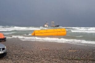 Κρήτη: Eγκαταλείφθηκε φορτηγό-πλοίο που προσάραξε στο κόλπο Κισσάμου - ΦΩΤΟ