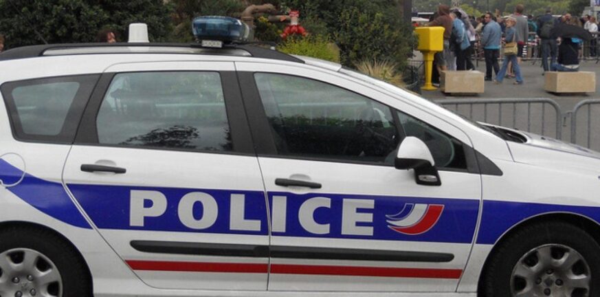 Γαλλία: Παραδόθηκε στην αστυνομία κρατώντας το κεφάλι και τα γεννητικά όργανα ενός άνδρα