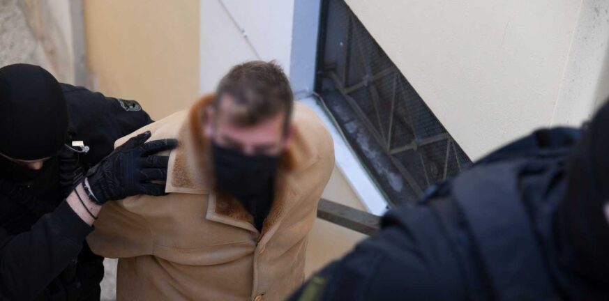 Ελληνικό #metoo: Σήμερα η πρώτη δίκη με τον προπονητή ιστοπλοΐας που βίαζε την 11χρονη