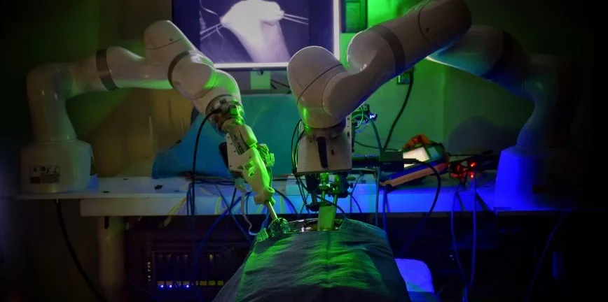 Ρομπότ πραγματοποίησε για πρώτη φορά επέμβαση σε έντερο χωρίς ανθρώπινη βοήθεια