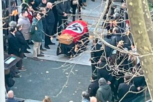 Ρώμη - Χαμός σε κηδεία: Έβαλαν σημαία με σβάστικα στο φέρετρο ΦΩΤΟ