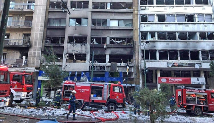 Συγκλονιστικές μαρτυρίες για την έκρηξη στη Συγγρού: «Μας σήκωσε στον αέρα»