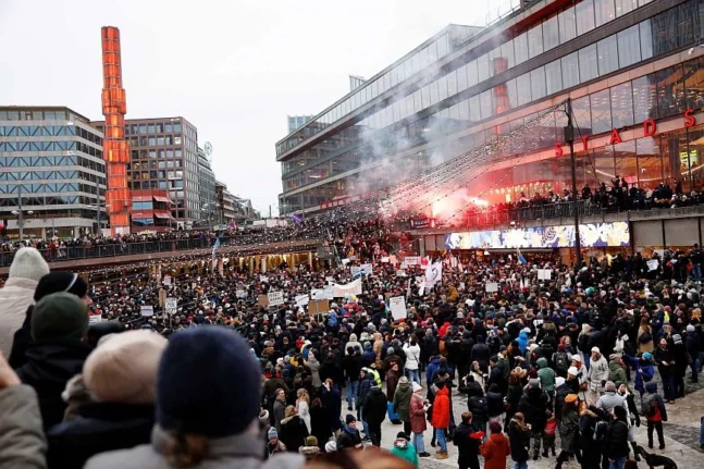Σουηδία - Διαδηλώσεις: «Όχι στο εμβολιαστικό πάσο, Ναι στην ελευθερία»