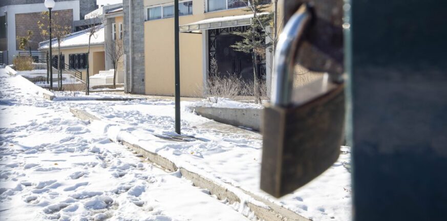 Κλειστά τα σχολεία της Δυτικής Μακεδονίας λόγω έντονων χιονοπτώσεων