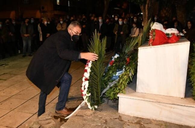 Πάτρα: Ο Αντιδήμαρχος Τάκης Πετρόπουλος κατέθεσε στεφάνι στο μνημείο Τεμπονέρα