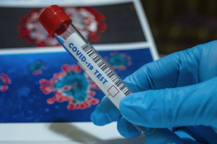Ισπανία: Τριπλά εμβολιασμένη μολύνθηκε από την Όμικρον μόλις 20 μέρες μετά από λοίμωξη με Δέλτα!