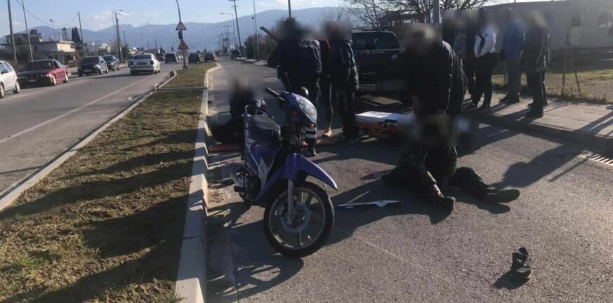 Αγρίνιο: δύο άτομα στο νοσοκομείο μετά από σοβαρό τροχαίο σε παράδρομο της εθνικής οδού - ΦΩΤΟ