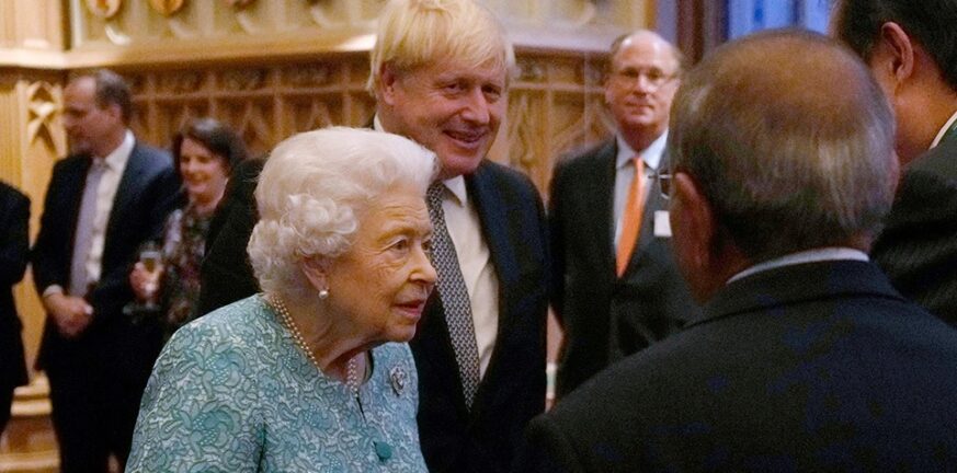 Ο Μπόρις Τζόνσον ζήτησε συγγνώμη από τη βασίλισσα Ελισάβετ για τα κορονοπάρτι