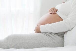 Covid-19 - Εγκυμοσύνη: Μπορεί ναα προκληθούν θανατηφόρες επιπλοκές - Προστατεύει ο εμβολιασμός