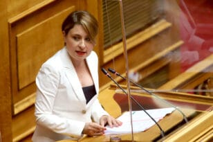 Παρέμβαση Αλεξοπούλου στη Βουλή: Θα δοθεί ενίσχυση στις επιχειρήσεις;