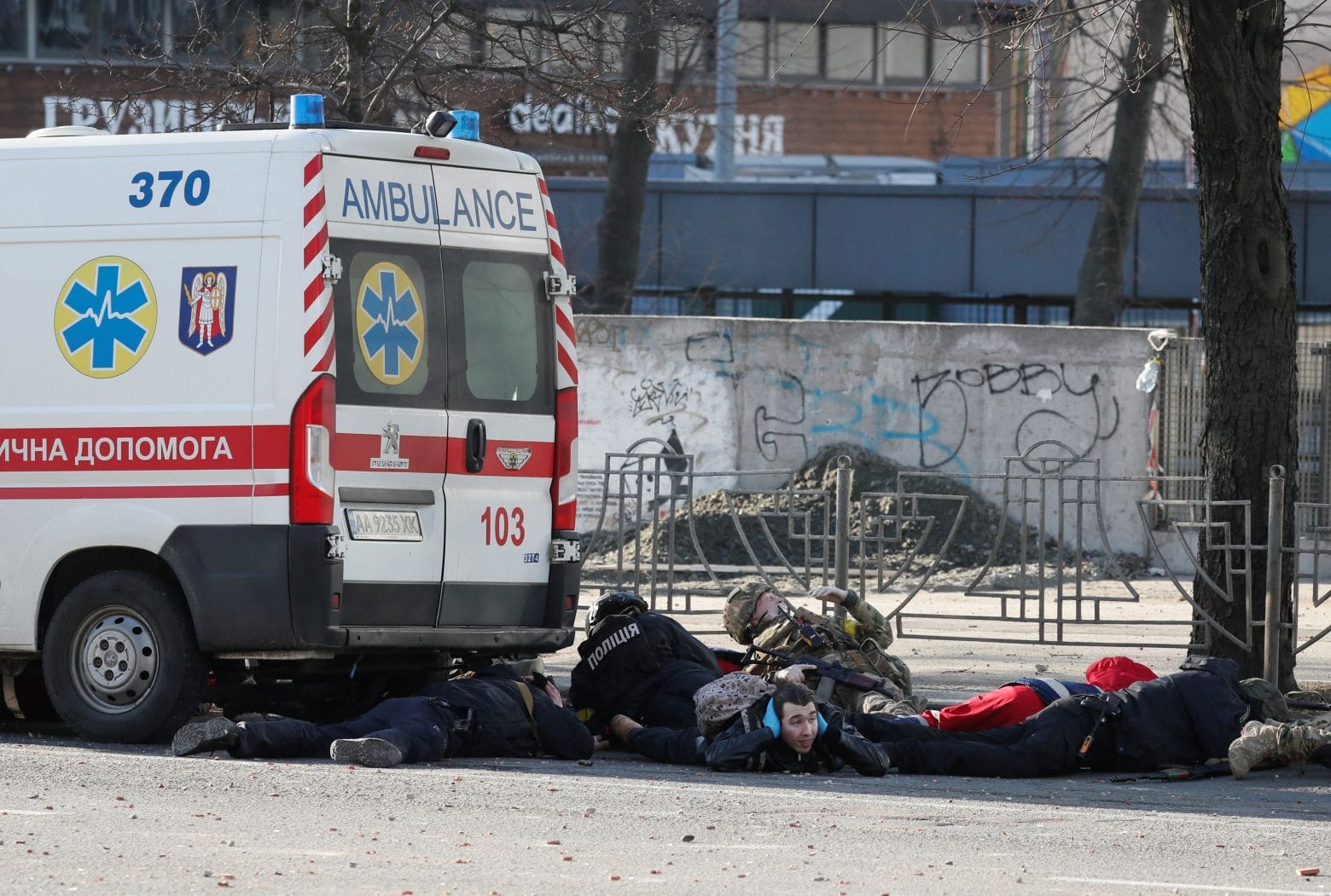 Ουκρανία: Τους 10 έφτασαν οι νεκροί Έλληνες ομογενείς - Οργή ΥΠ.ΕΞ. για τις επιθέσεις κατά των αμάχων ΦΩΤΟ - ΒΙΝΤΕΟ