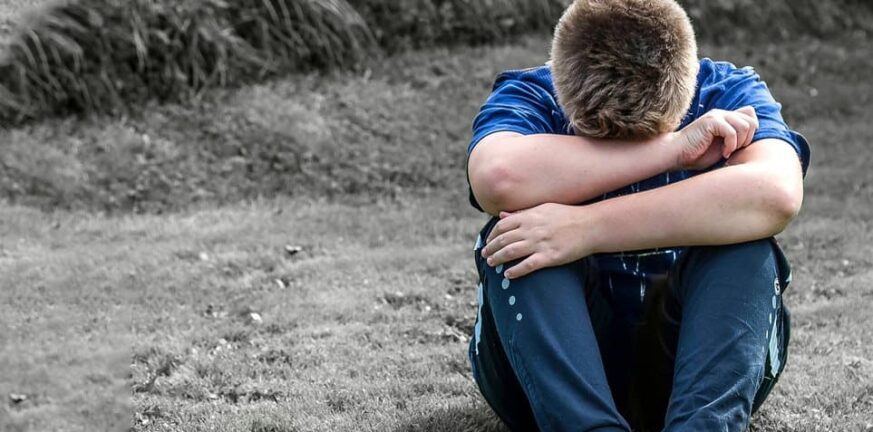 Πετράλωνα: Τι αναφέρουν τα δύο αδέρφια για το βιασμό από τον πατέρα τους – Το εξώδικο της μητέρας ΒΙΝΤΕΟ